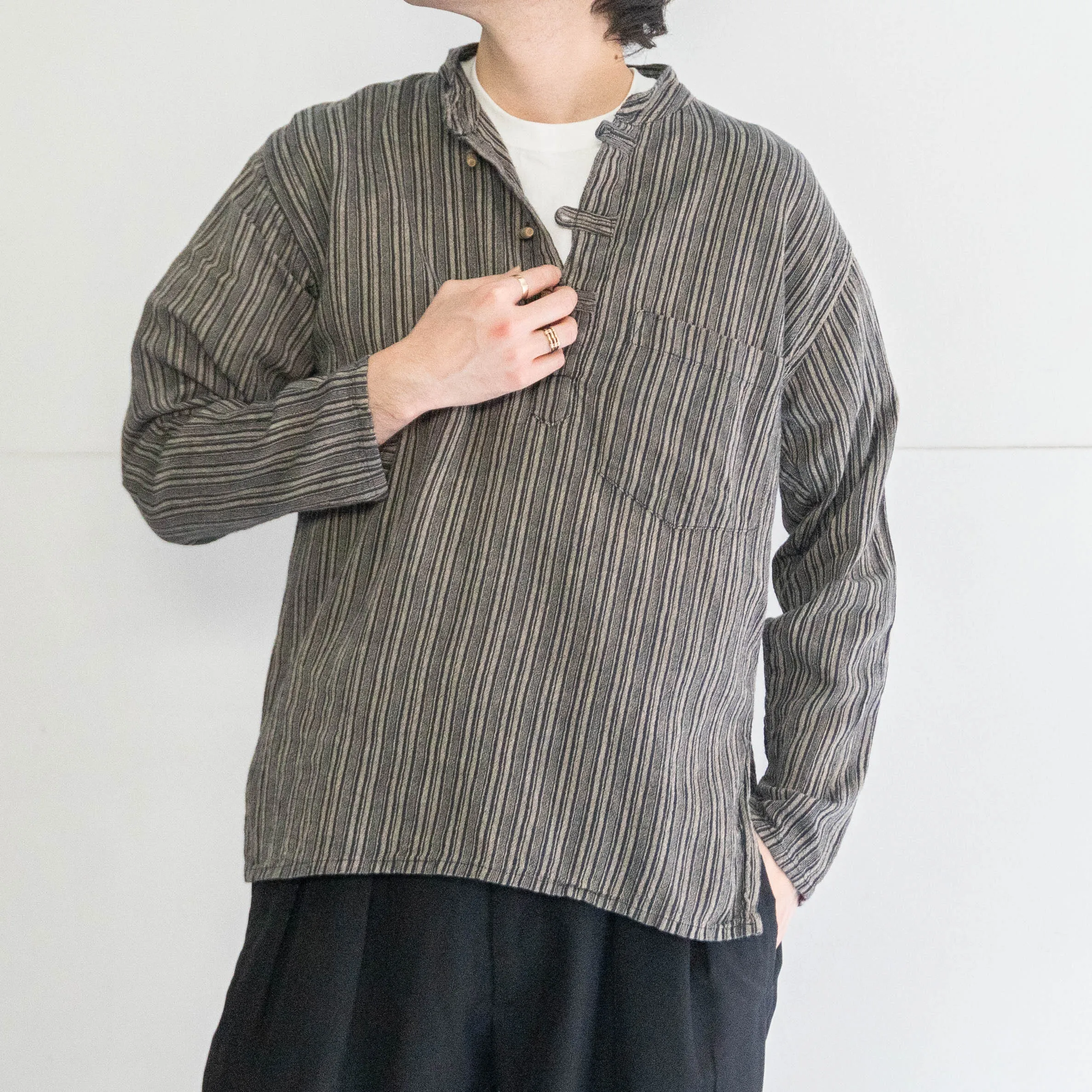 1980-90s black×gray stripe shirts 'with toggle buttons'　